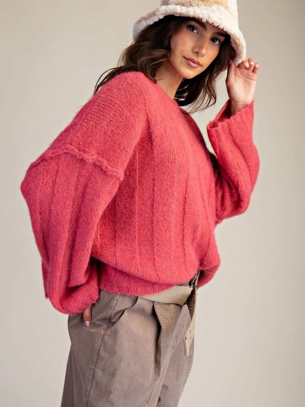 50.Easel OVERSIZED LONG SLEEVE FUZZ KNITTED SWEATER red freesia - Picture 5 of 6